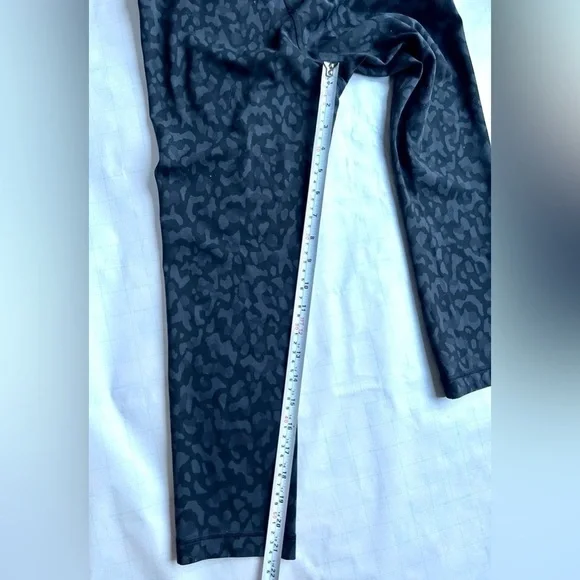 Lululemon Wunder Train High-Rise Crop 21" Incognito Camo Multi Grey size 6 - Picture 7 of 7